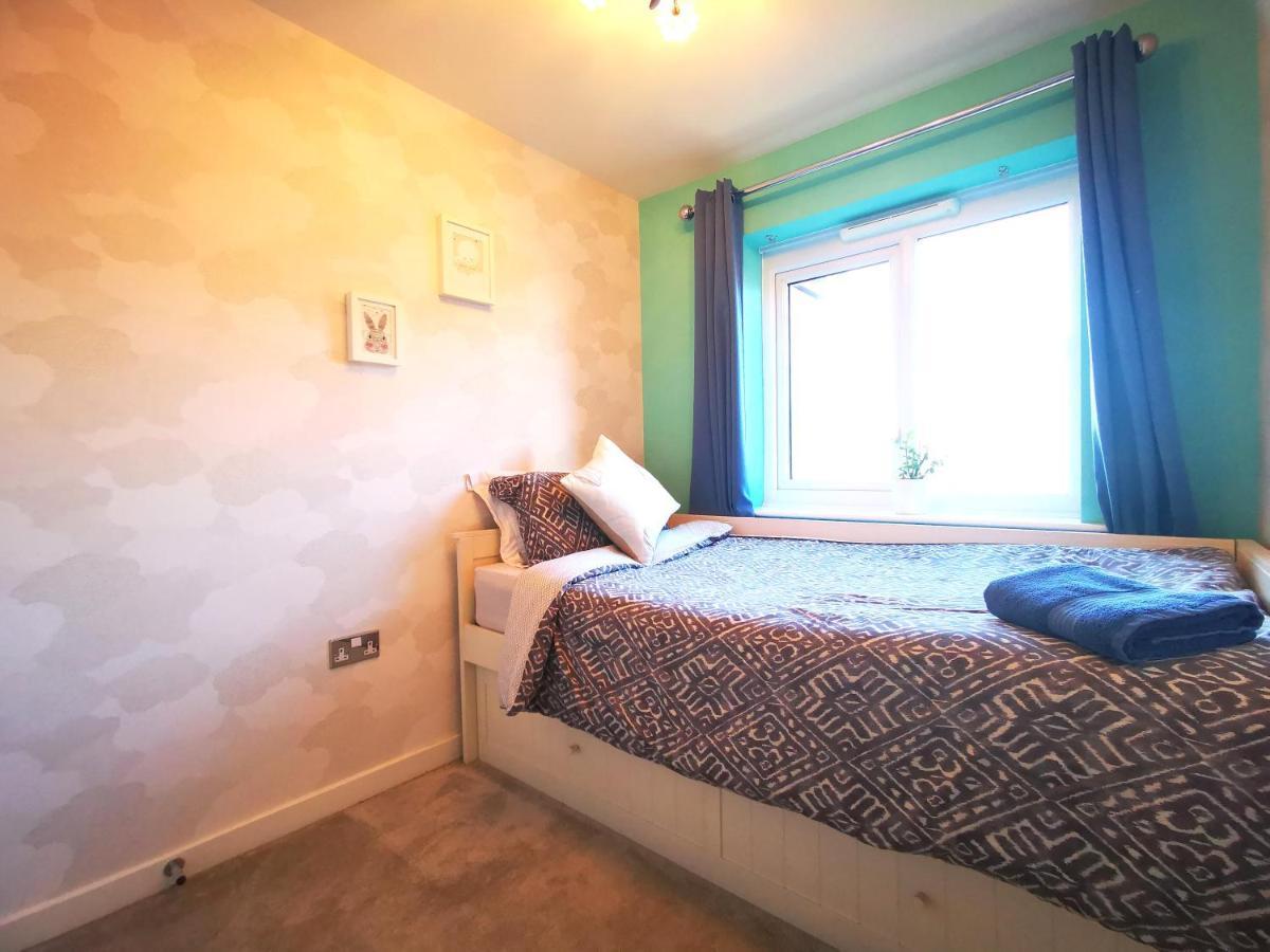 The Lawnswood - Central Manchester Holiday Home With Free Parking Zewnętrze zdjęcie