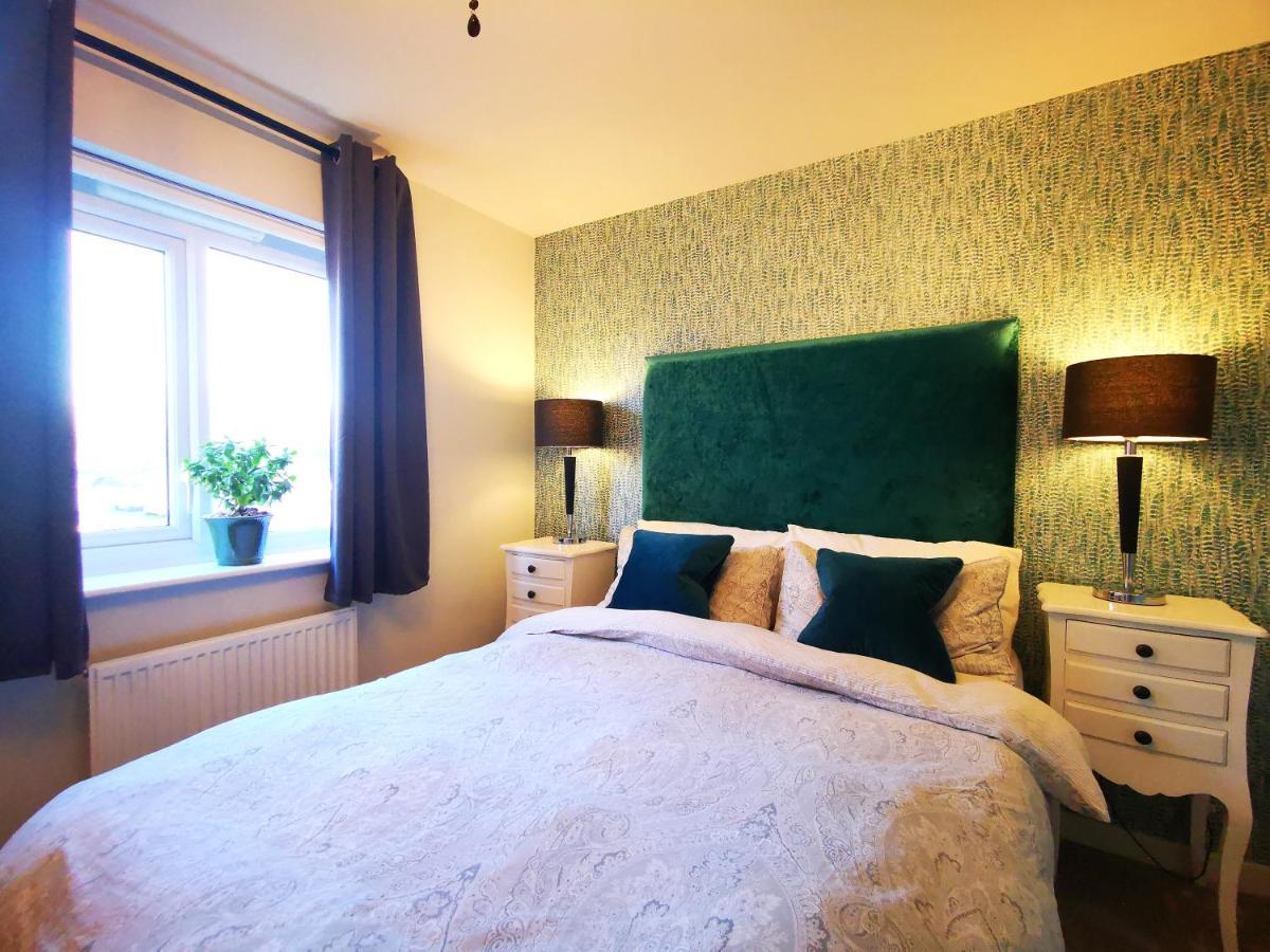 The Lawnswood - Central Manchester Holiday Home With Free Parking Zewnętrze zdjęcie