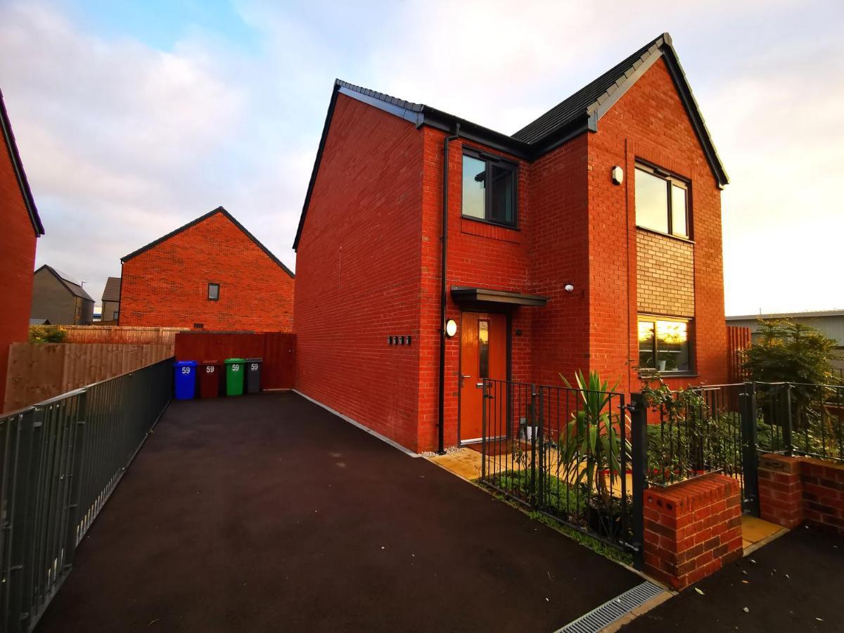 The Lawnswood - Central Manchester Holiday Home With Free Parking Zewnętrze zdjęcie