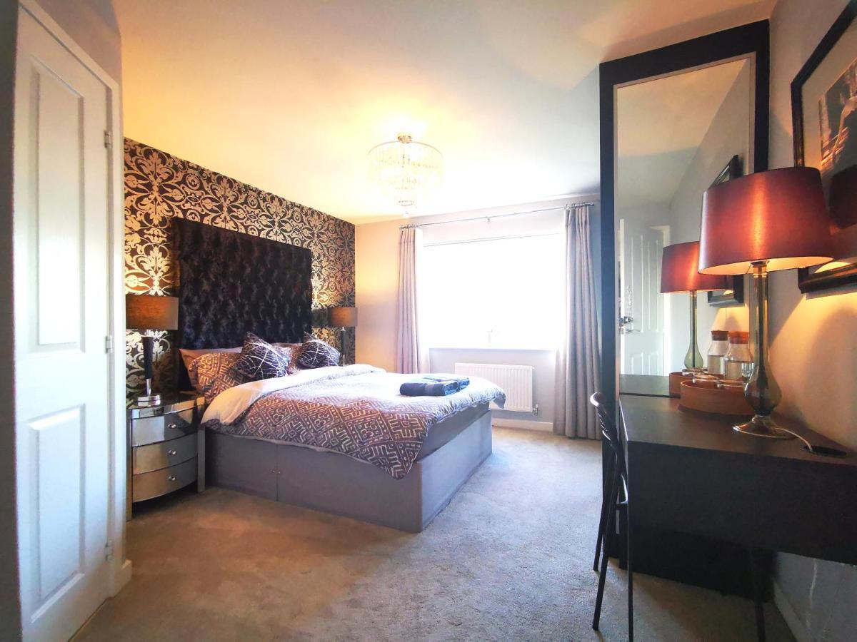The Lawnswood - Central Manchester Holiday Home With Free Parking Zewnętrze zdjęcie
