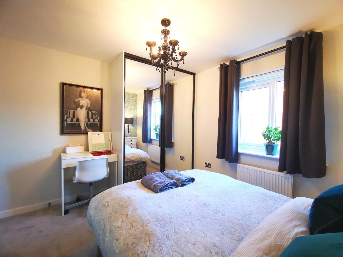The Lawnswood - Central Manchester Holiday Home With Free Parking Zewnętrze zdjęcie