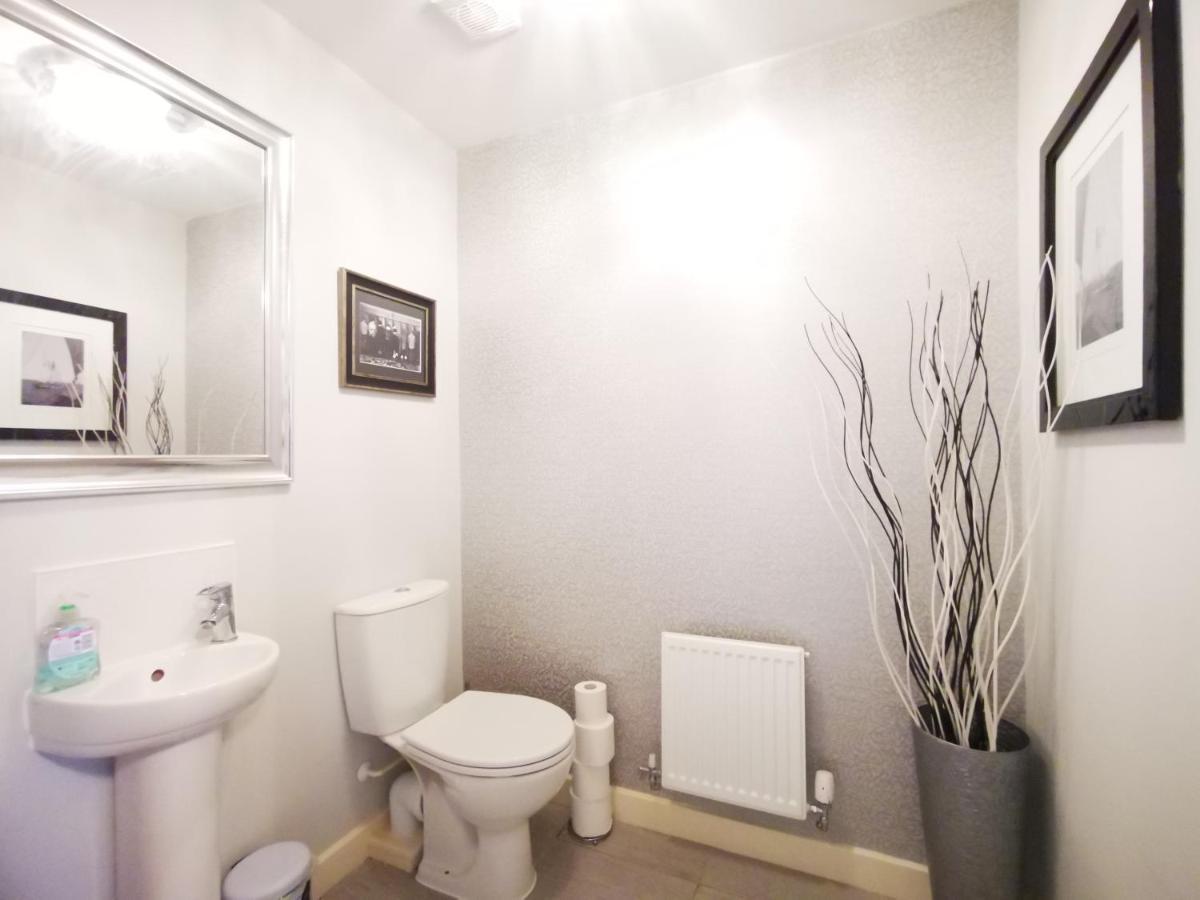 The Lawnswood - Central Manchester Holiday Home With Free Parking Zewnętrze zdjęcie
